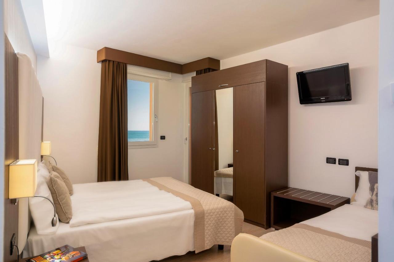 Hotel Adria Sul Mare Caorle Bagian luar foto