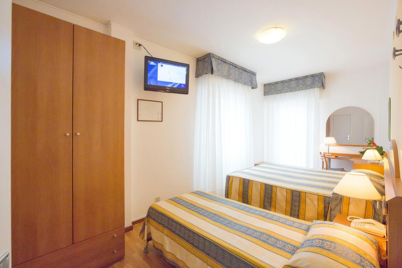 Hotel Adria Sul Mare Caorle Bagian luar foto