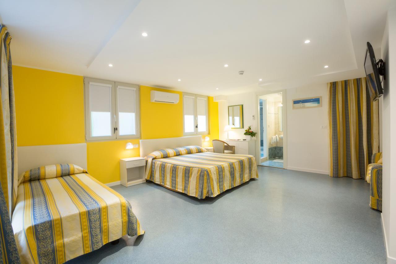 Hotel Adria Sul Mare Caorle Bagian luar foto