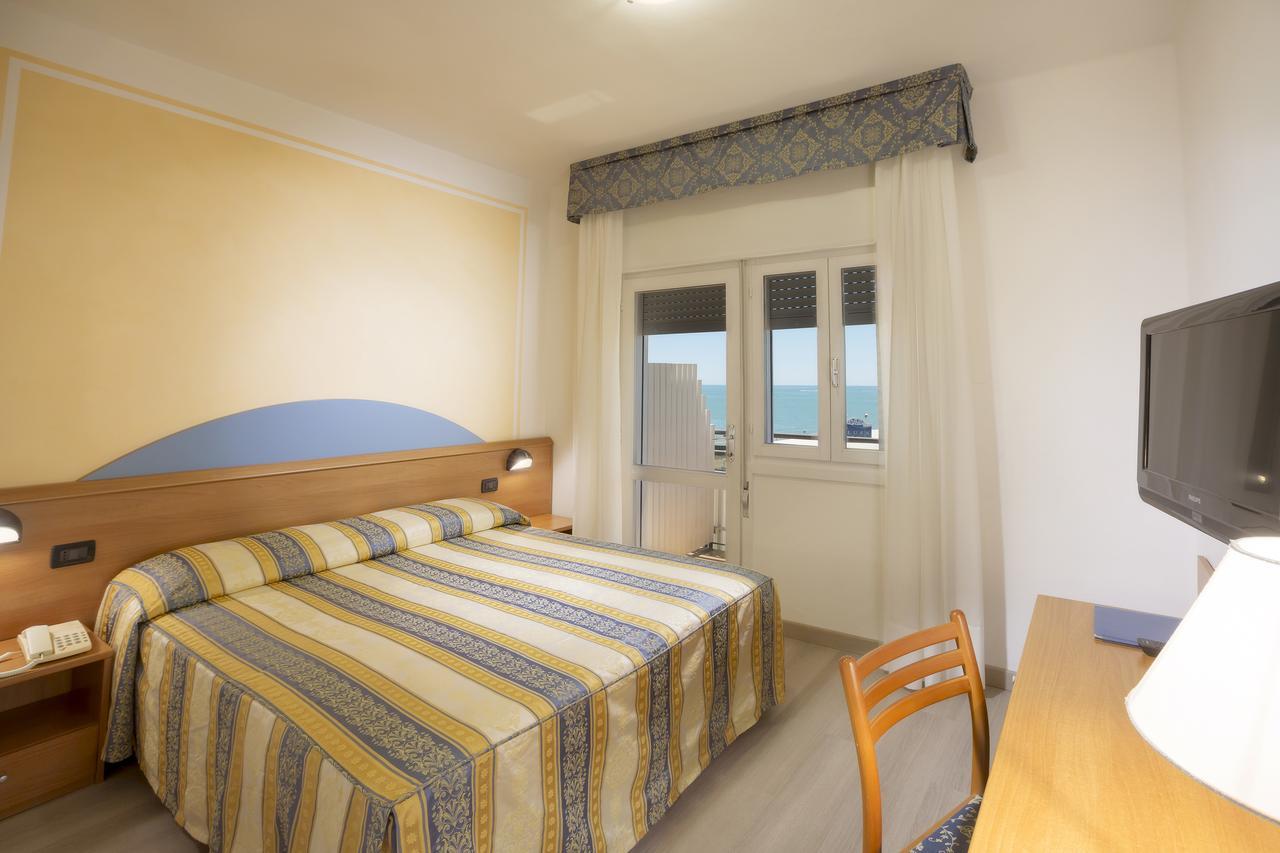 Hotel Adria Sul Mare Caorle Bagian luar foto