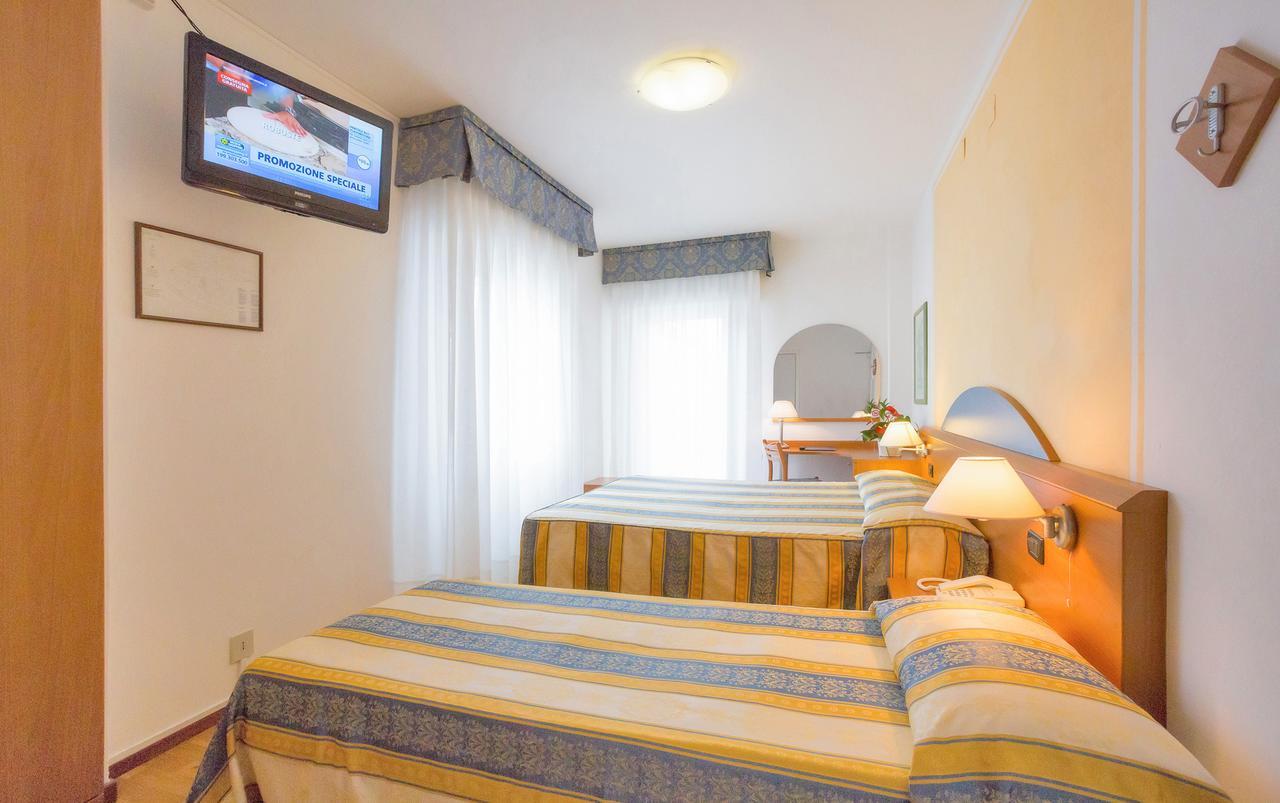 Hotel Adria Sul Mare Caorle Bagian luar foto