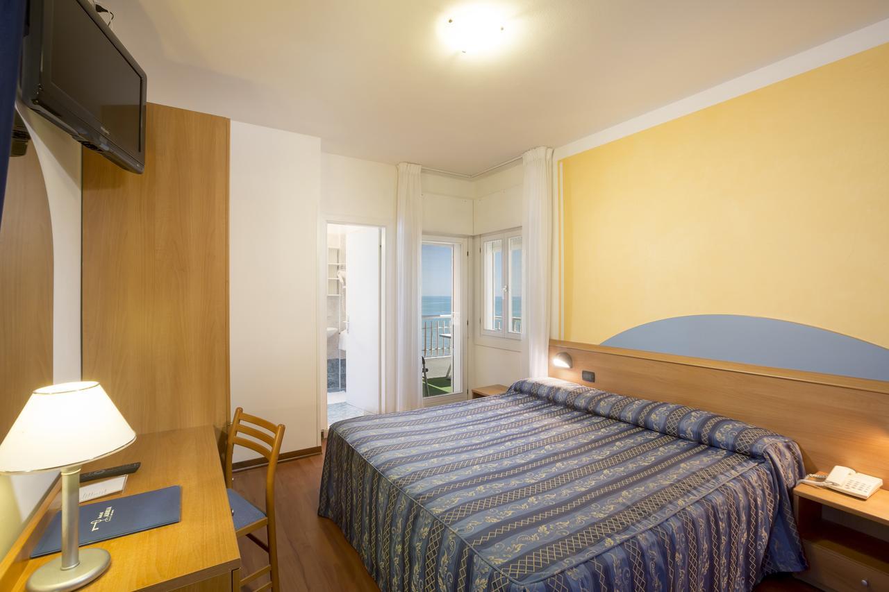 Hotel Adria Sul Mare Caorle Bagian luar foto